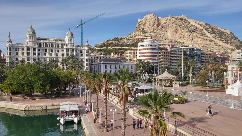 Centrico Y Espacioso Piso En Barrio Tranquilo Alicante Dış mekan fotoğraf